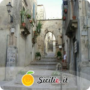 Chiaramonte Gulfi - Arco dell'Annunziata